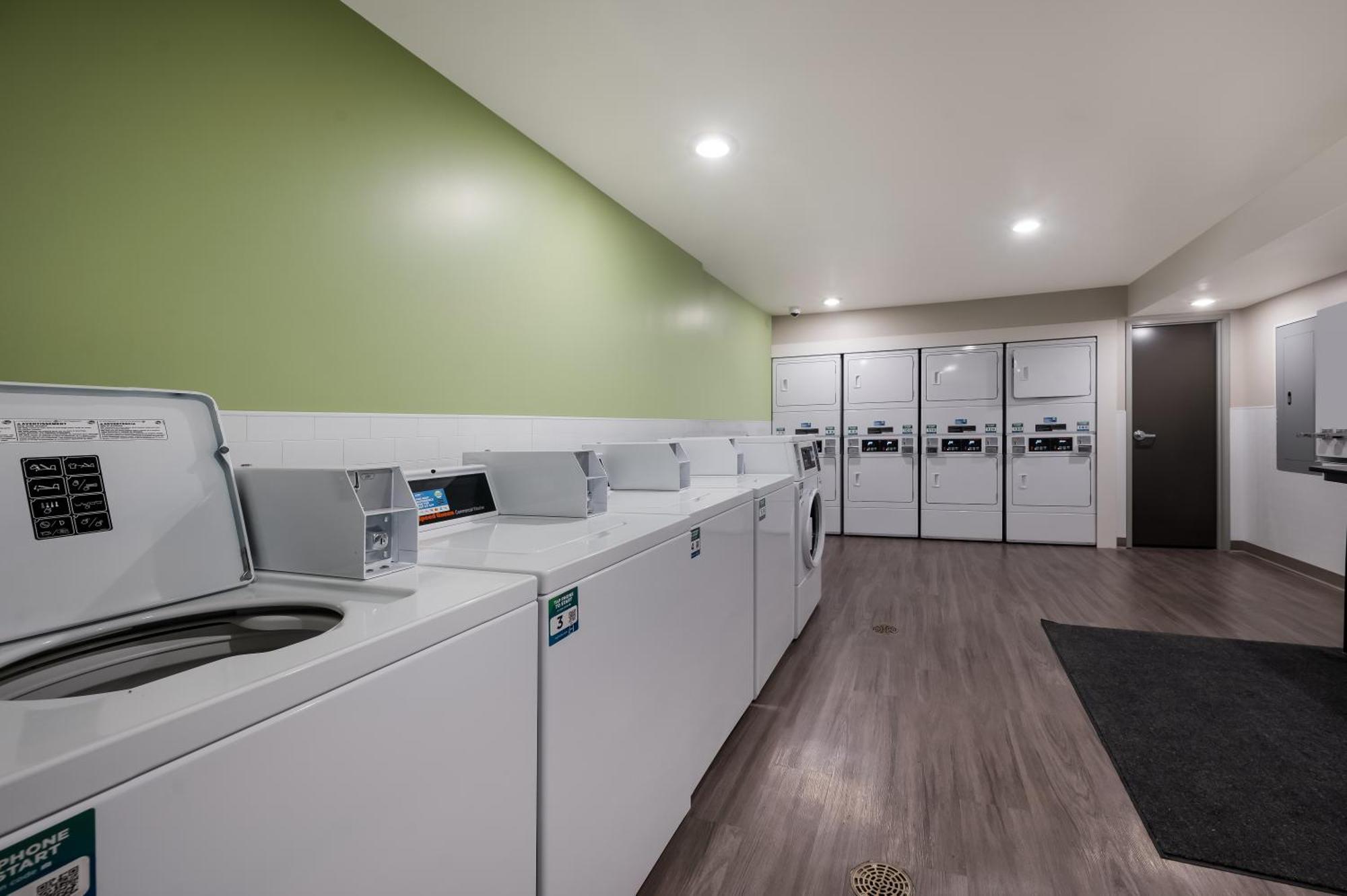 Woodspring Suites Charlotte Airport Buitenkant foto